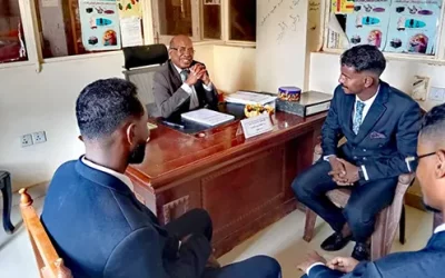 مدير جامعة بحري يشارك في مناقشة مشاريع تخرج طلاب كلية الصحة العامة وصحة البيئة